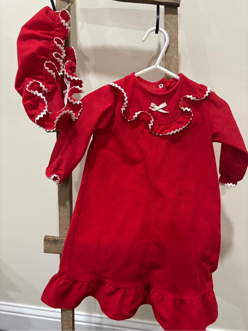 Source Unknown Red Ruffle-Trim Pajama Set with Bonnet